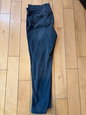 Natural Reflections Skinny Jeans in Navy Blue